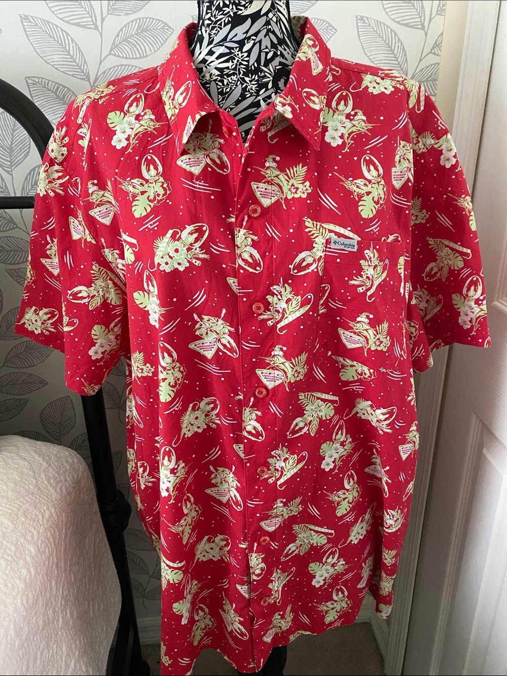 Men’s Columbia PFG Trollers Best holiday-themed short-sleeve fishing shirt
